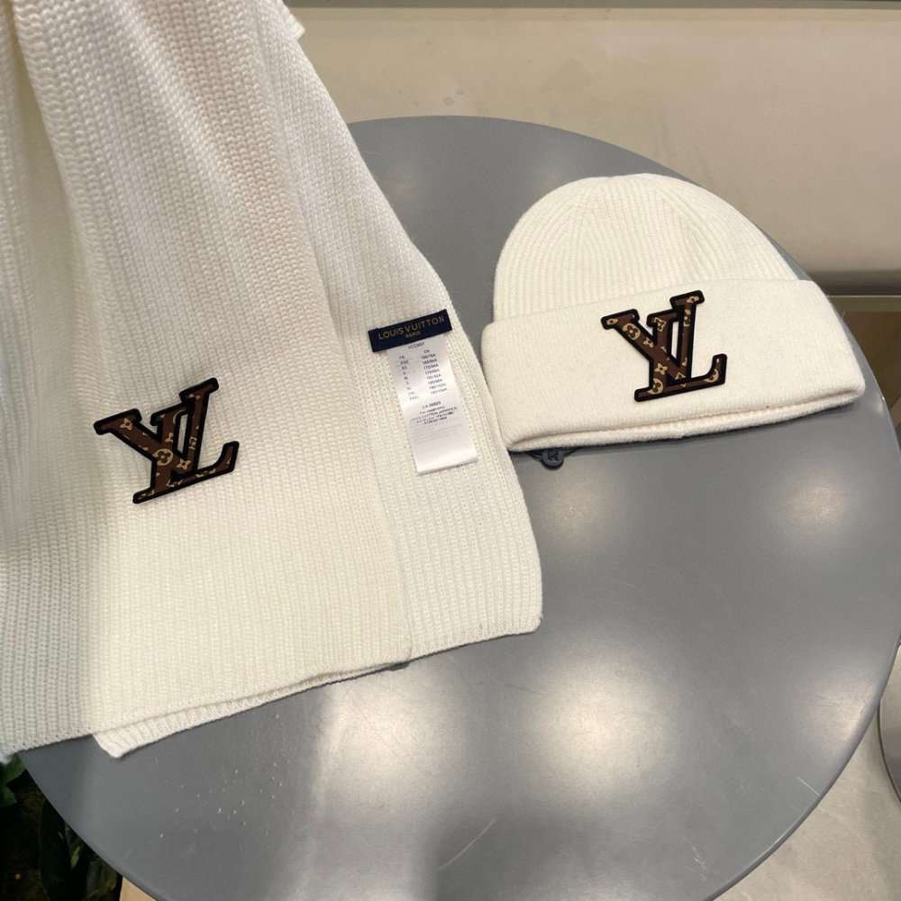 Комплект шерстяные шапка и шарф фото 9