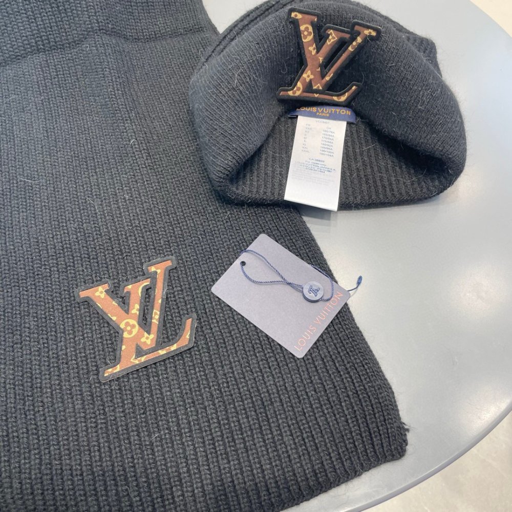 Комплект шерстяные шапка и шарф фото 9