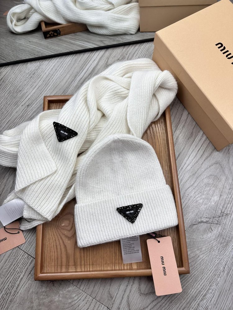 Комплект вовняні шапка і шарф фото 9