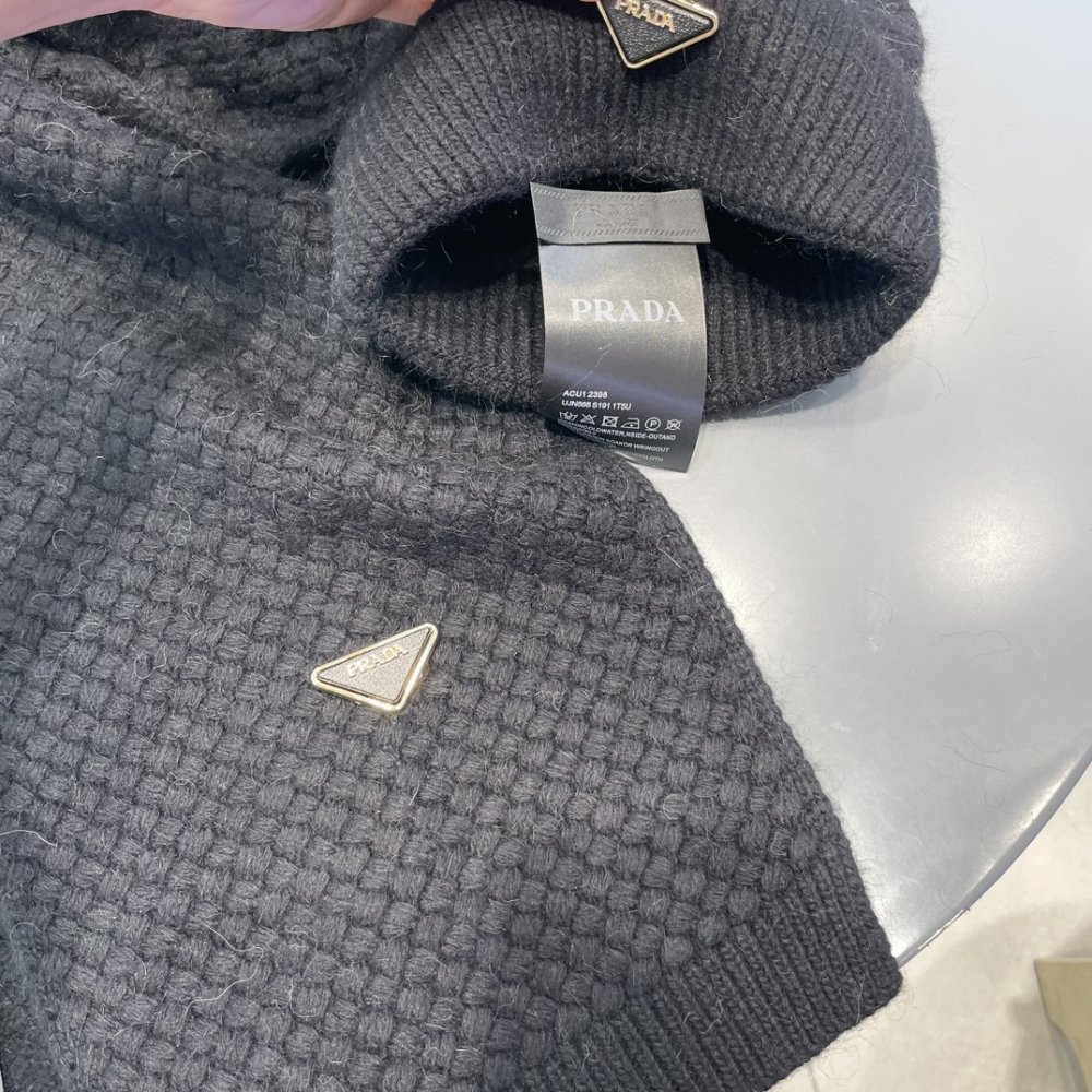 Комплект шерстяные шапка и шарф фото 9