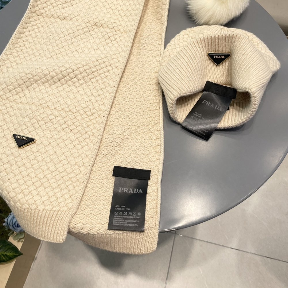 Комплект шерстяные шапка и шарф фото 9