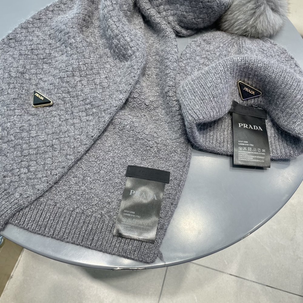 Комплект шерстяные шапка и шарф фото 9