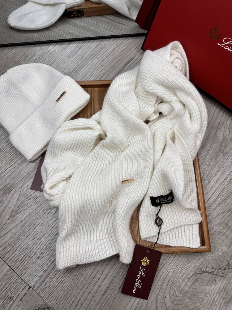 Комплект шерстяные шапка и шарф фото 9