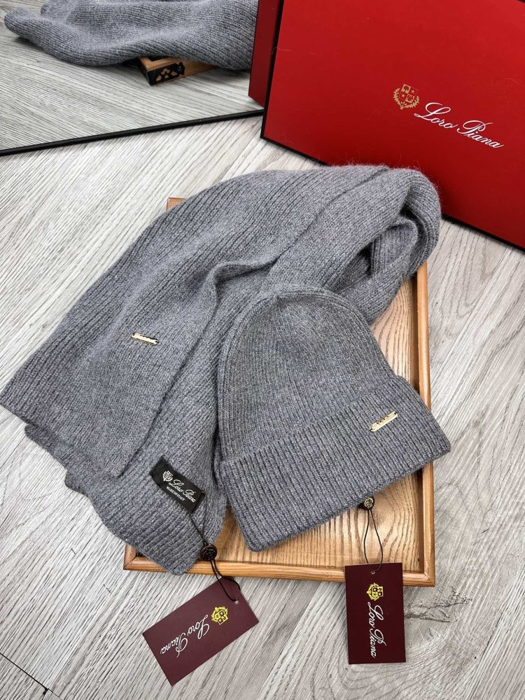 Комплект вовняні шапка і шарф фото 9