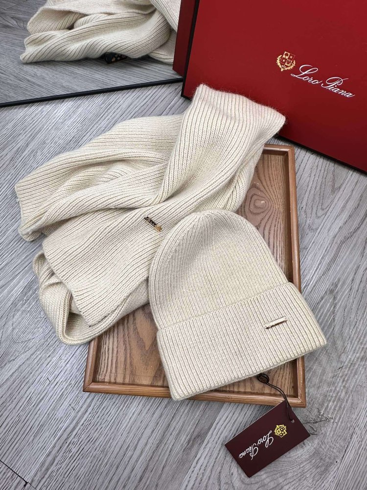 Комплект вовняні шапка і шарф фото 9