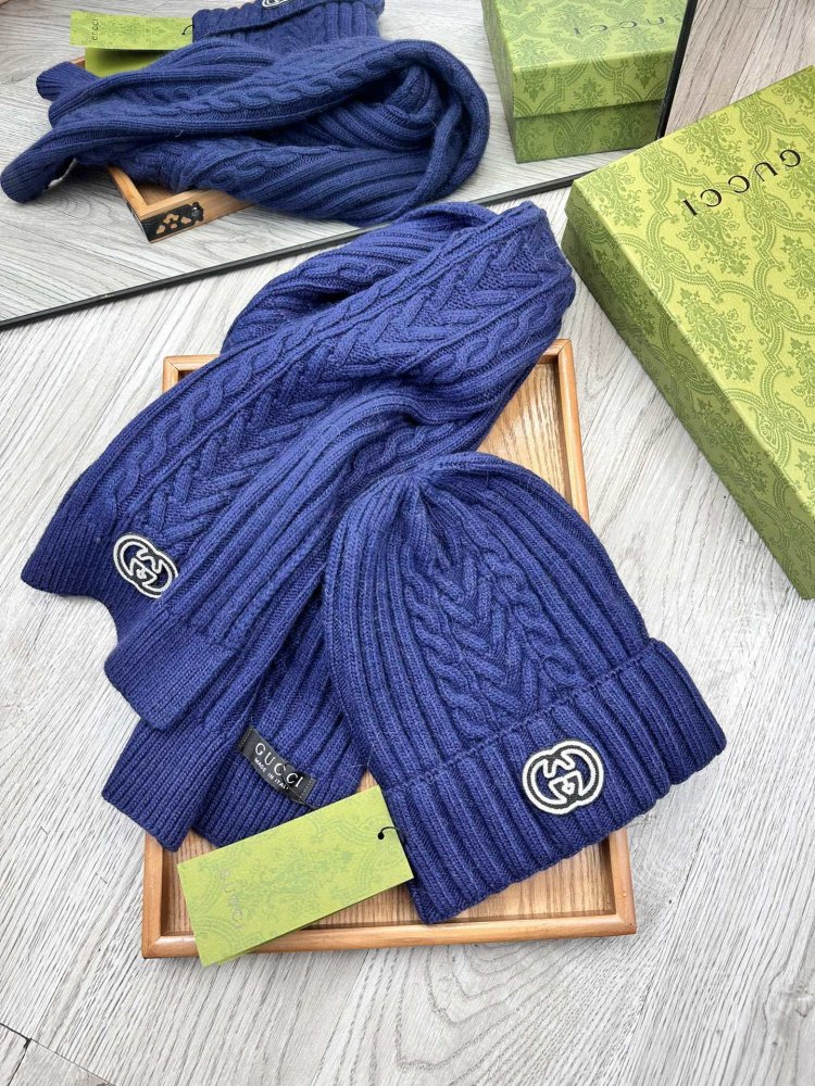 Комплект шерстяные шапка и шарф фото 9