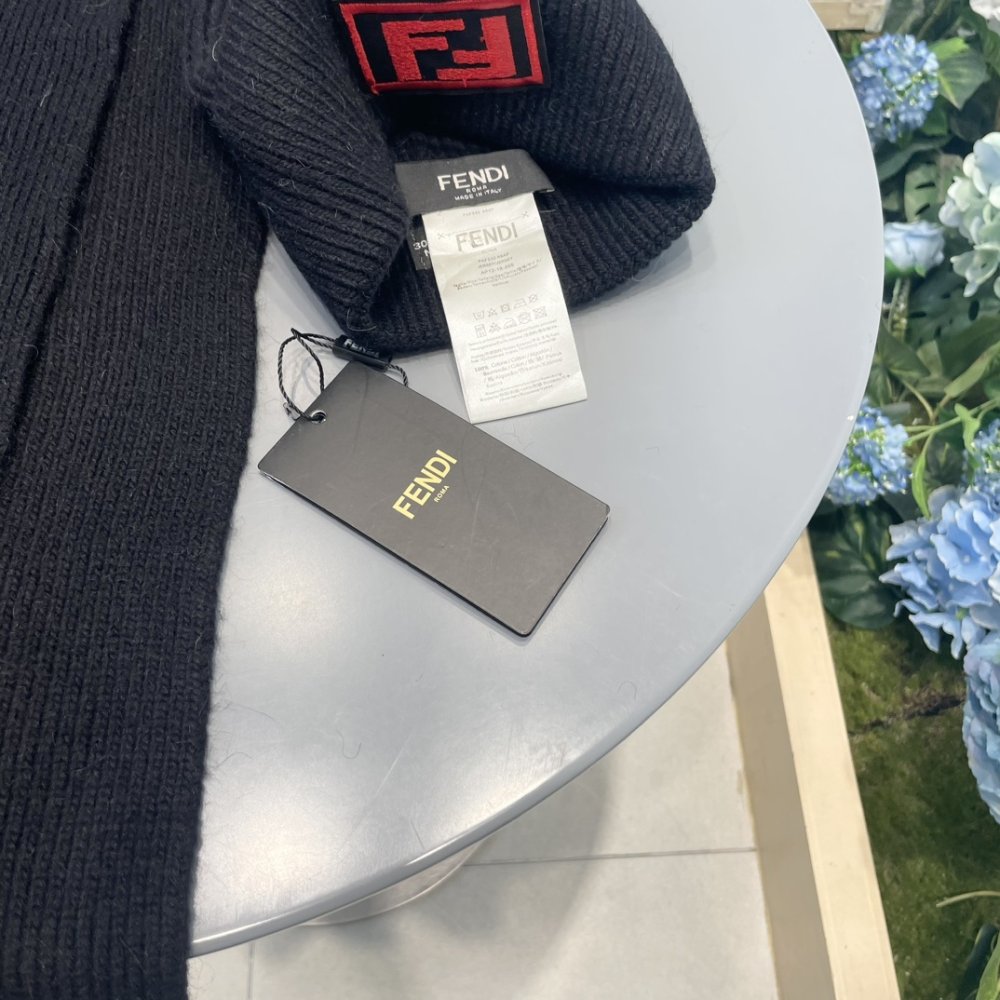 Комплект шерстяные шапка и шарф фото 9