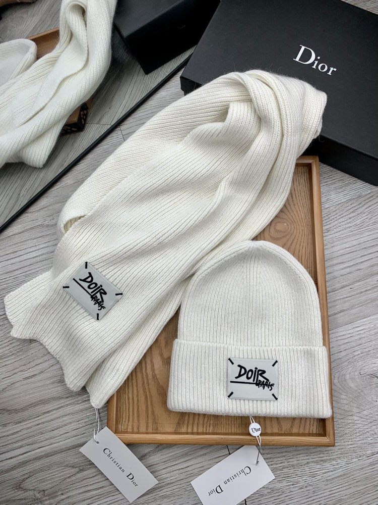 Комплект шерстяные шапка и шарф фото 9