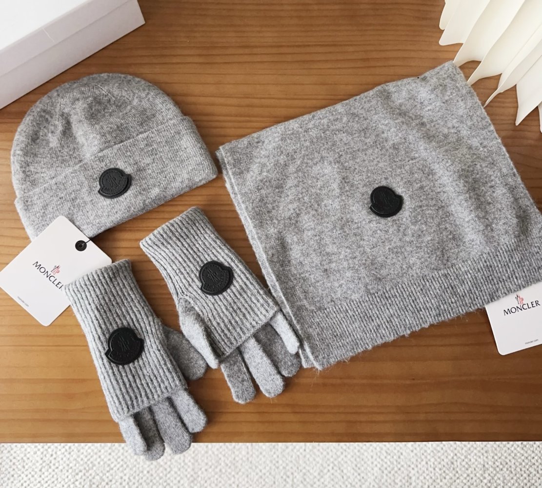 Комплект шерстяные шапка, шарф и перчатки фото 2