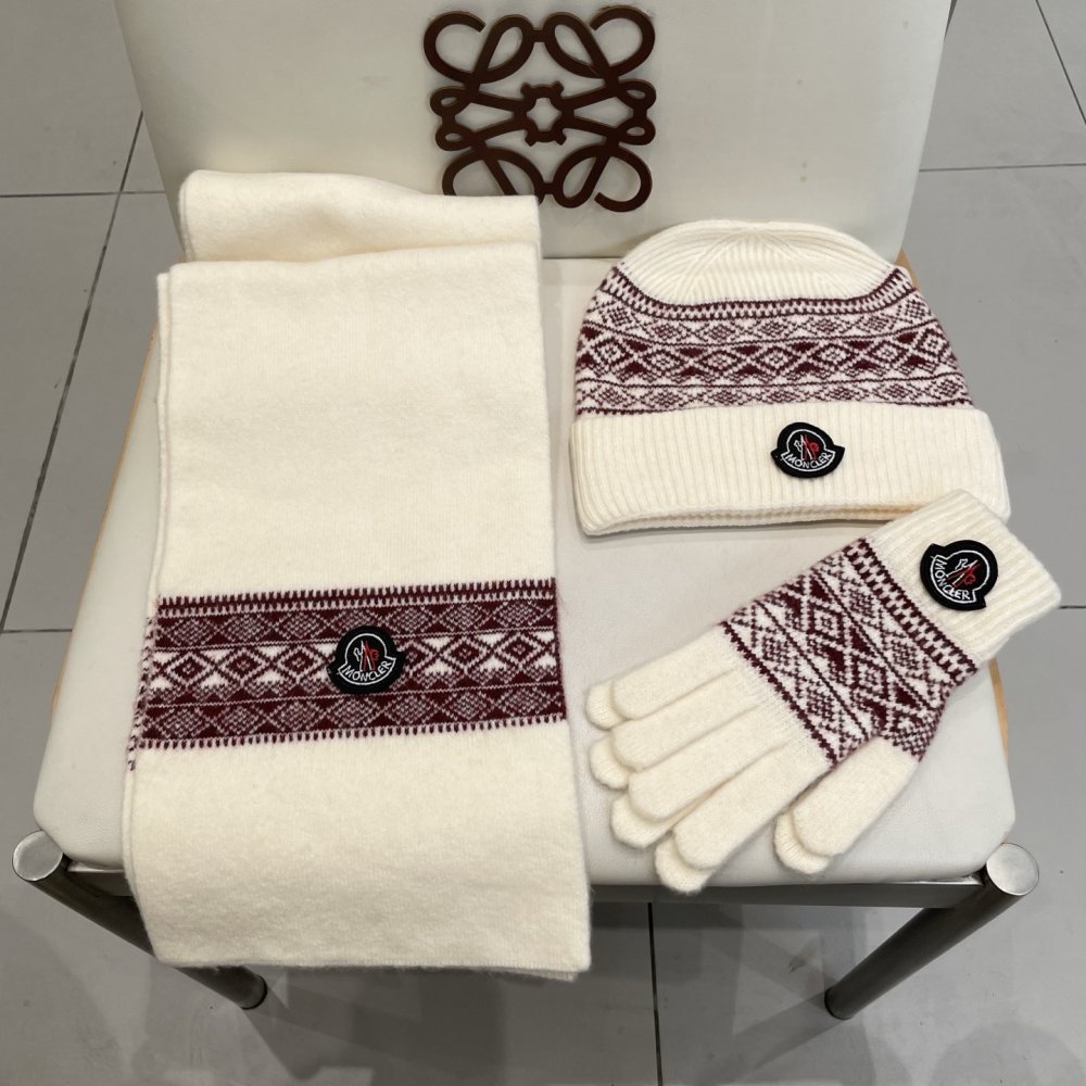 Комплект шерстяные шапка, шарф и перчатки фото 2