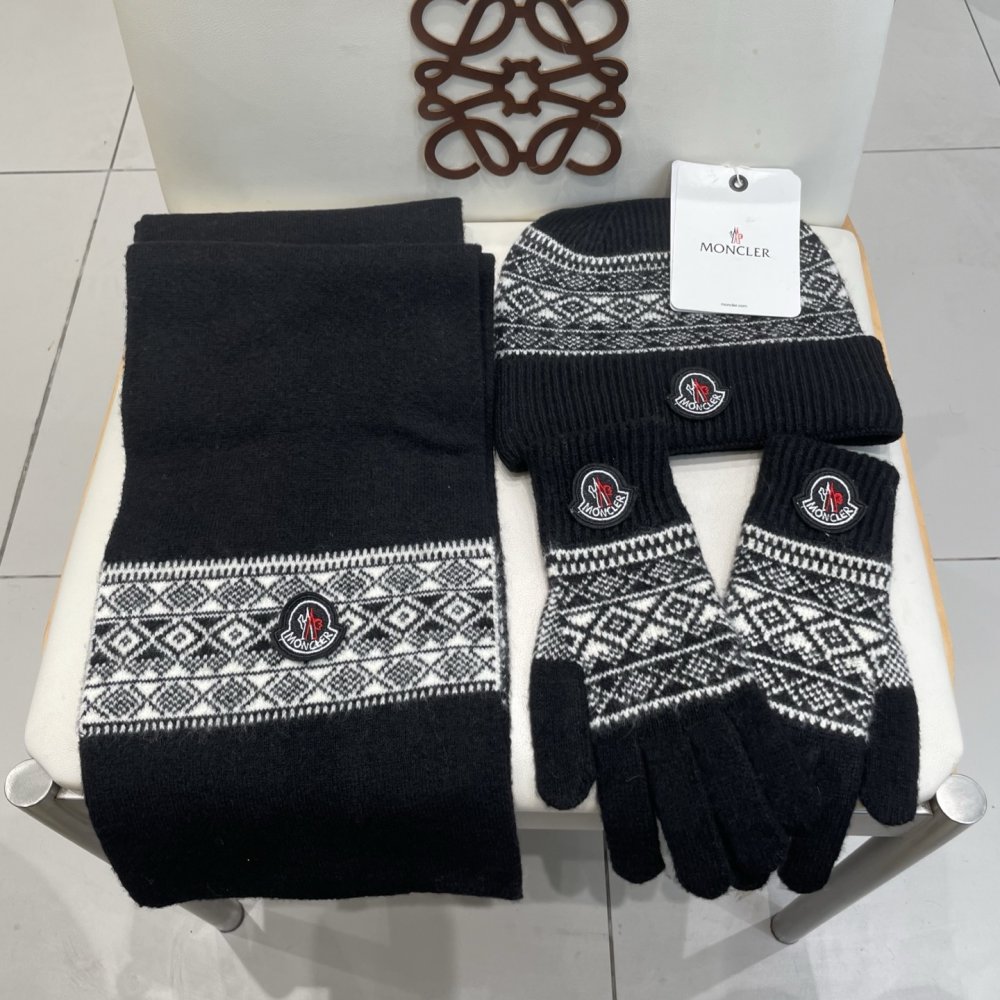 Комплект шерстяные шапка, шарф и перчатки фото 2