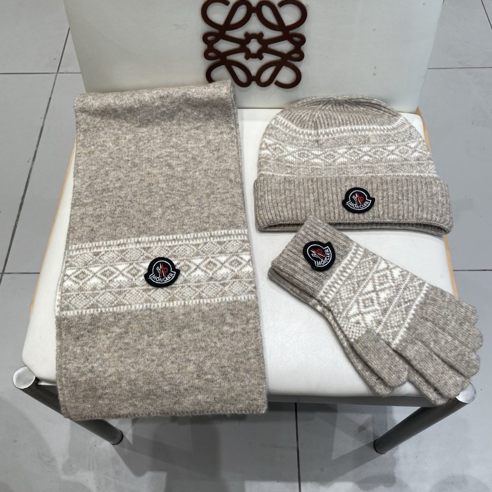 Комплект шерстяные шапка, шарф и перчатки фото 2