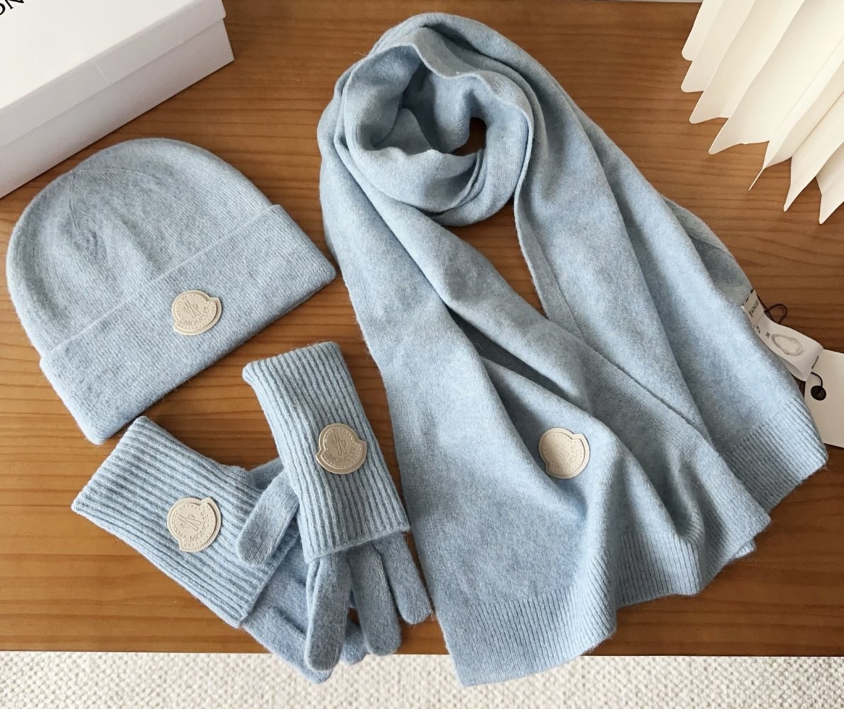 Комплект шерстяные шапка, шарф и перчатки фото 3