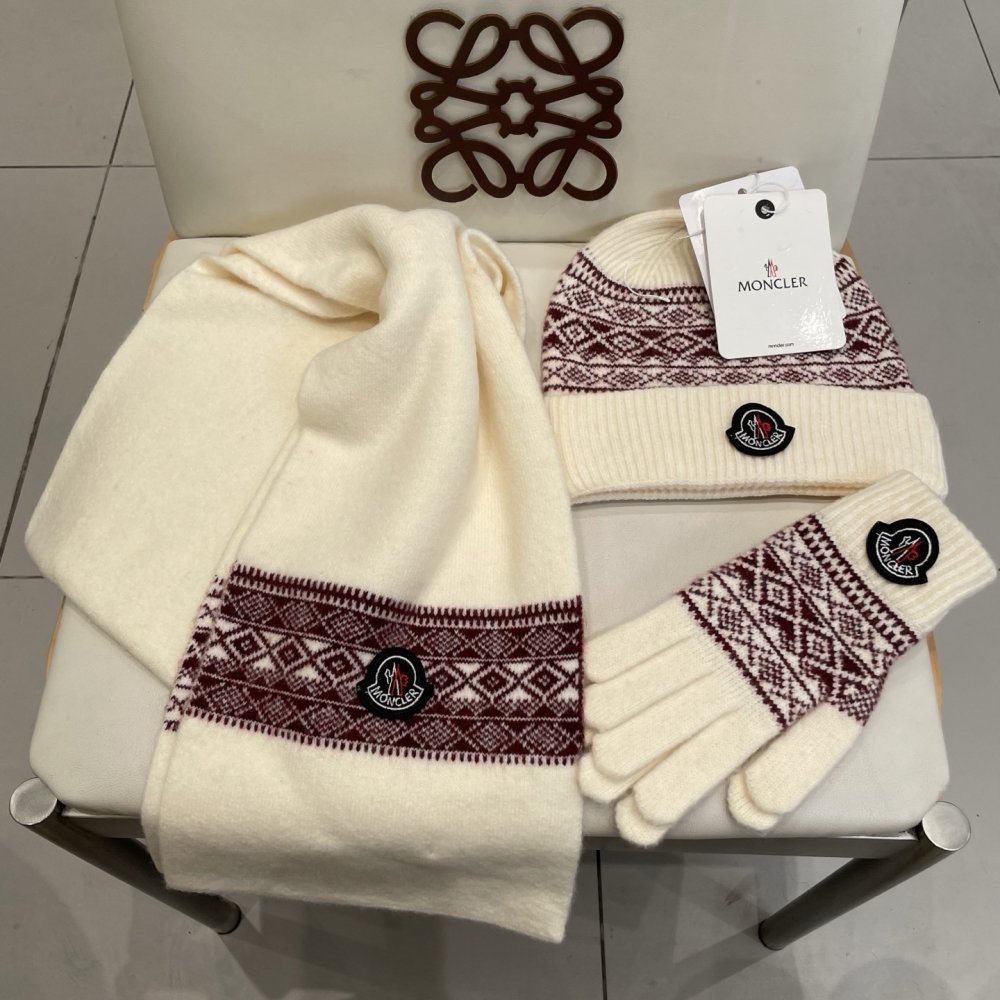 Комплект шерстяные шапка, шарф и перчатки фото 3