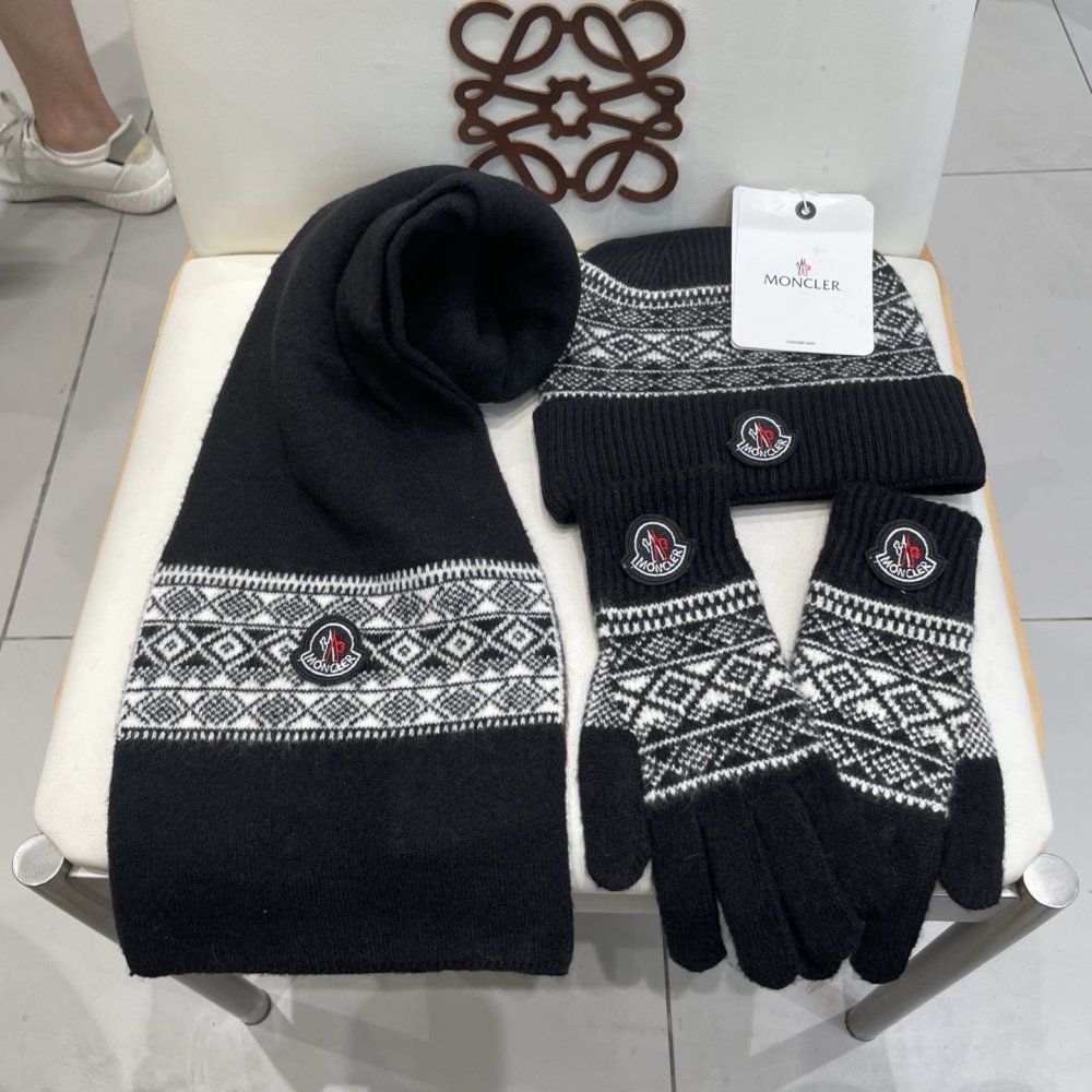 Комплект шерстяные шапка, шарф и перчатки фото 3