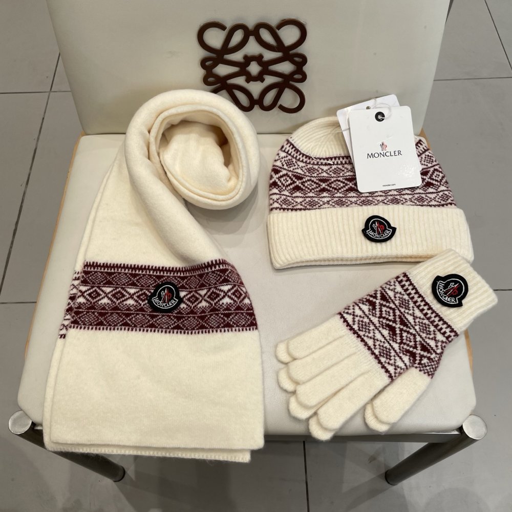 Комплект шерстяные шапка, шарф и перчатки фото 4