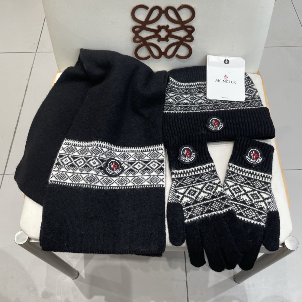 Комплект шерстяные шапка, шарф и перчатки фото 4