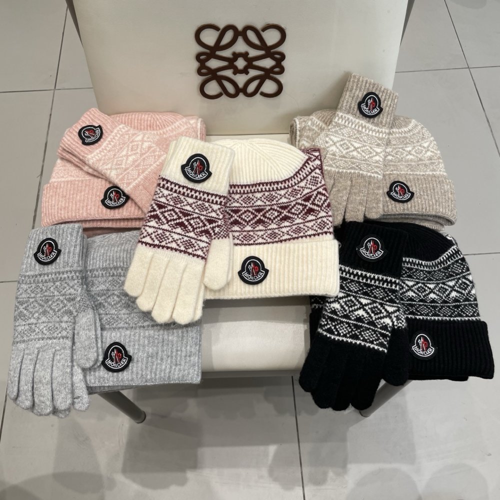 Комплект шерстяные шапка, шарф и перчатки фото 5