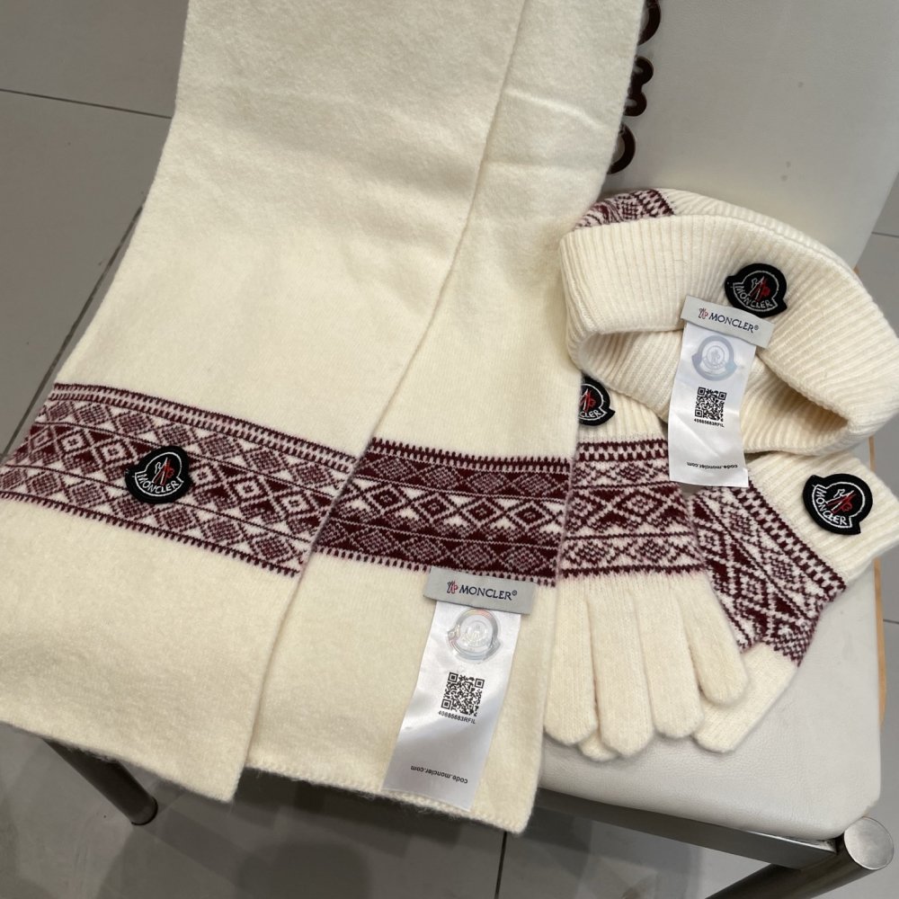 Комплект шерстяные шапка, шарф и перчатки фото 9