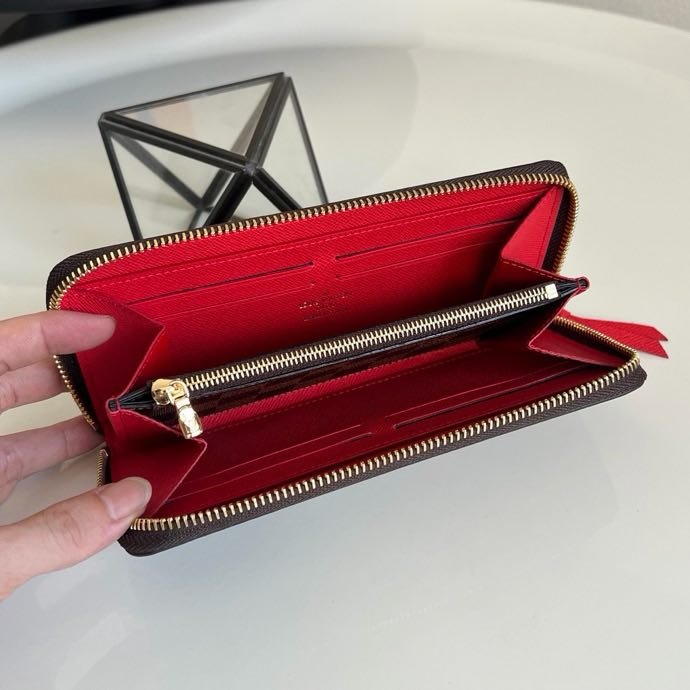 Коричневий гаманець Clemence фото 6