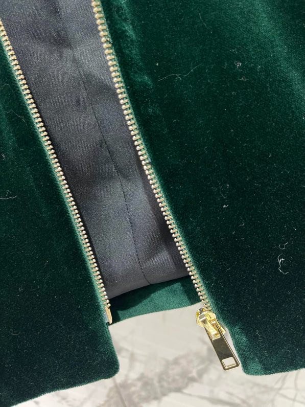 Короткая бархатная куртка фото 3