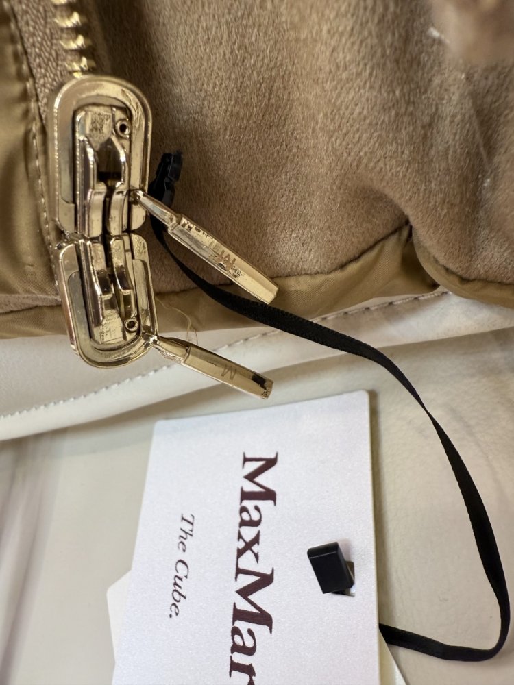 Короткая двусторонняя куртка пуховик с воротником стойкой фото 8