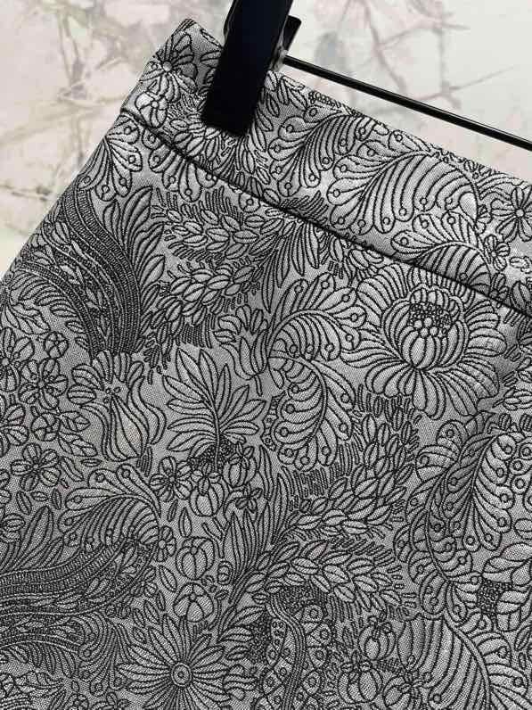 Короткая юбка с заниженной талией фото 3