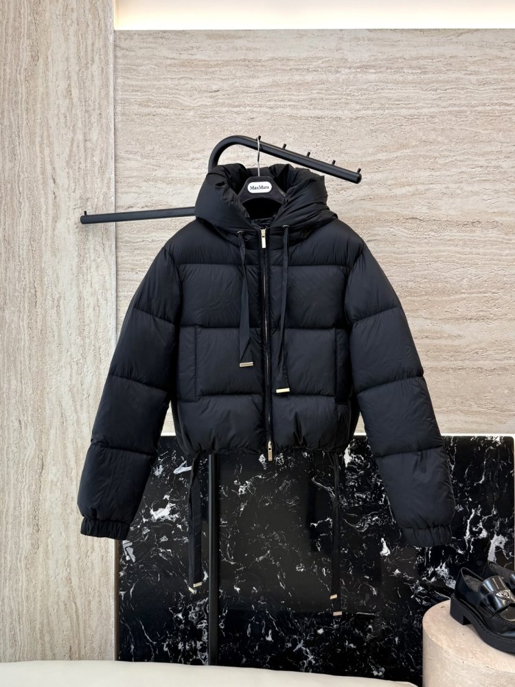 Короткая куртка пуховик с капюшоном