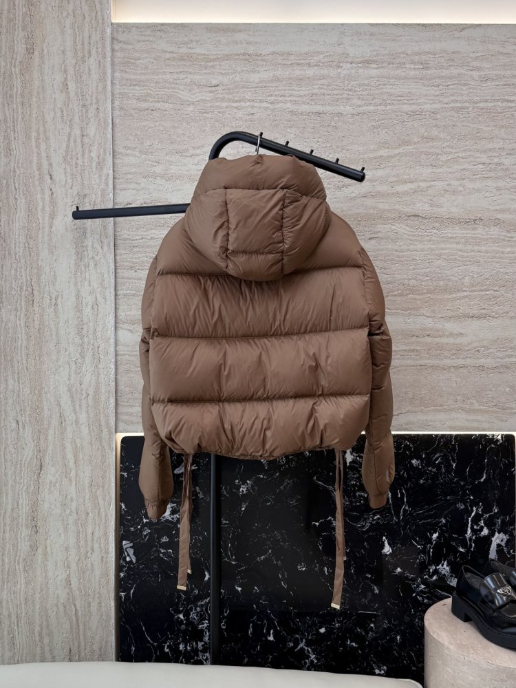 Короткая куртка пуховик с капюшоном фото 2