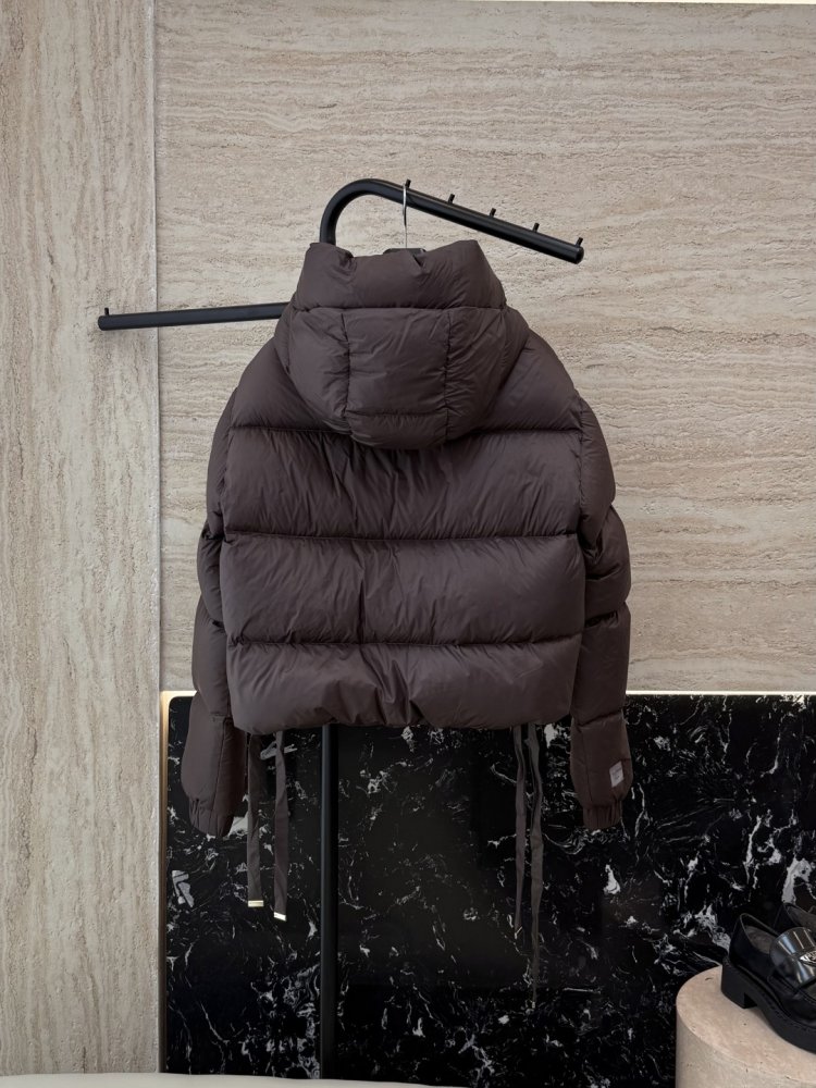 Короткая куртка пуховик с капюшоном фото 2