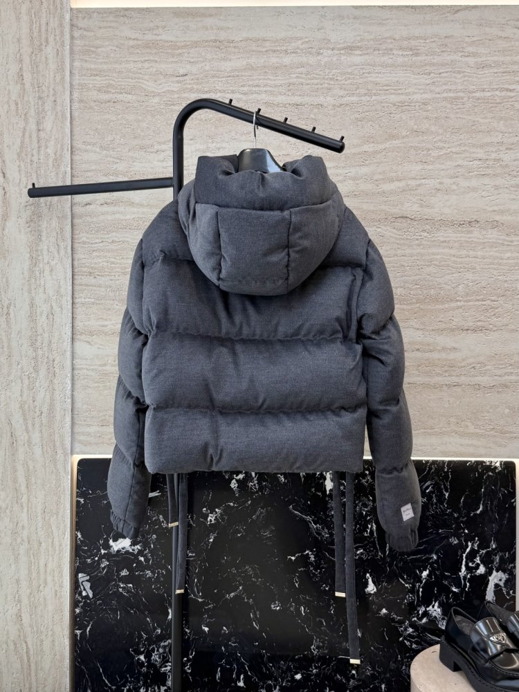 Короткая куртка пуховик с капюшоном фото 2