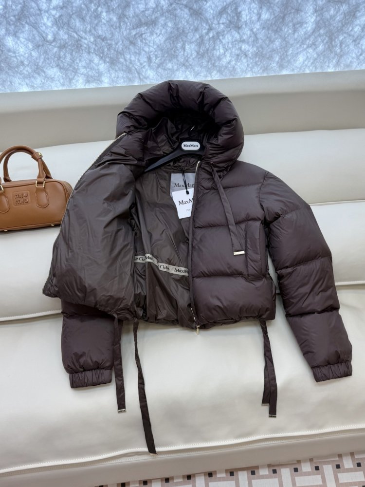 Короткая куртка пуховик с капюшоном фото 4