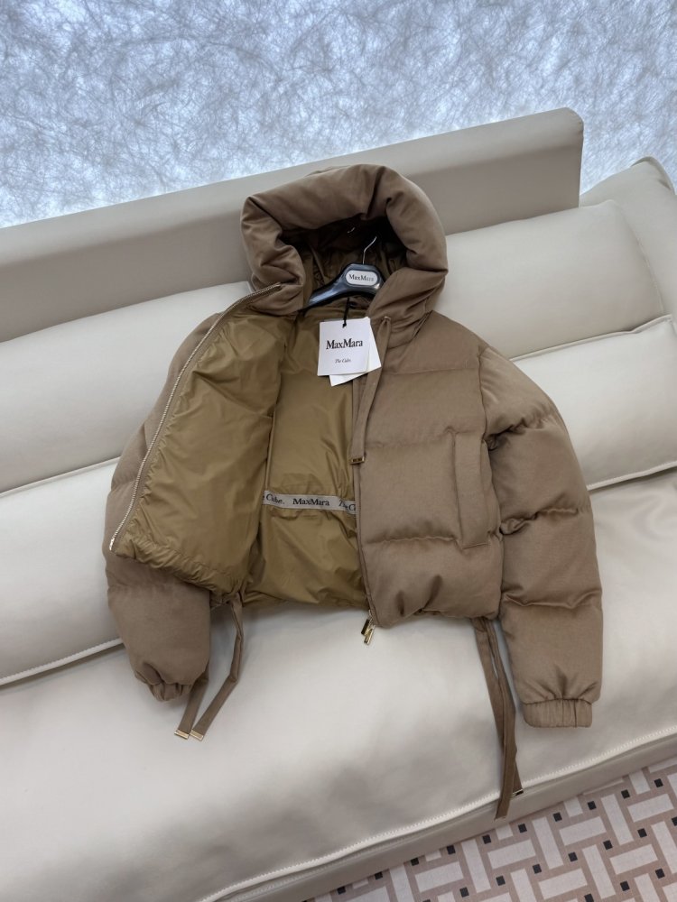 Короткая куртка пуховик с капюшоном фото 4