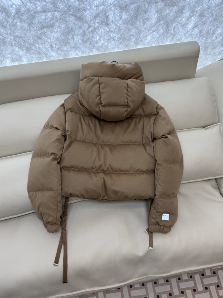 Короткая куртка пуховик с капюшоном фото 5