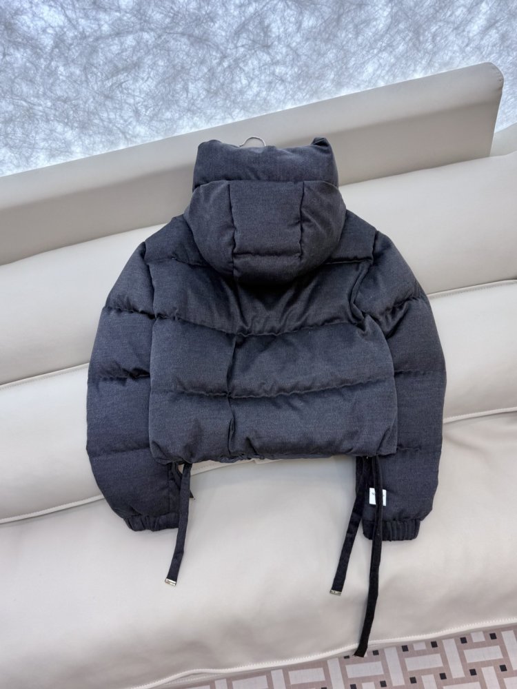 Короткая куртка пуховик с капюшоном фото 5