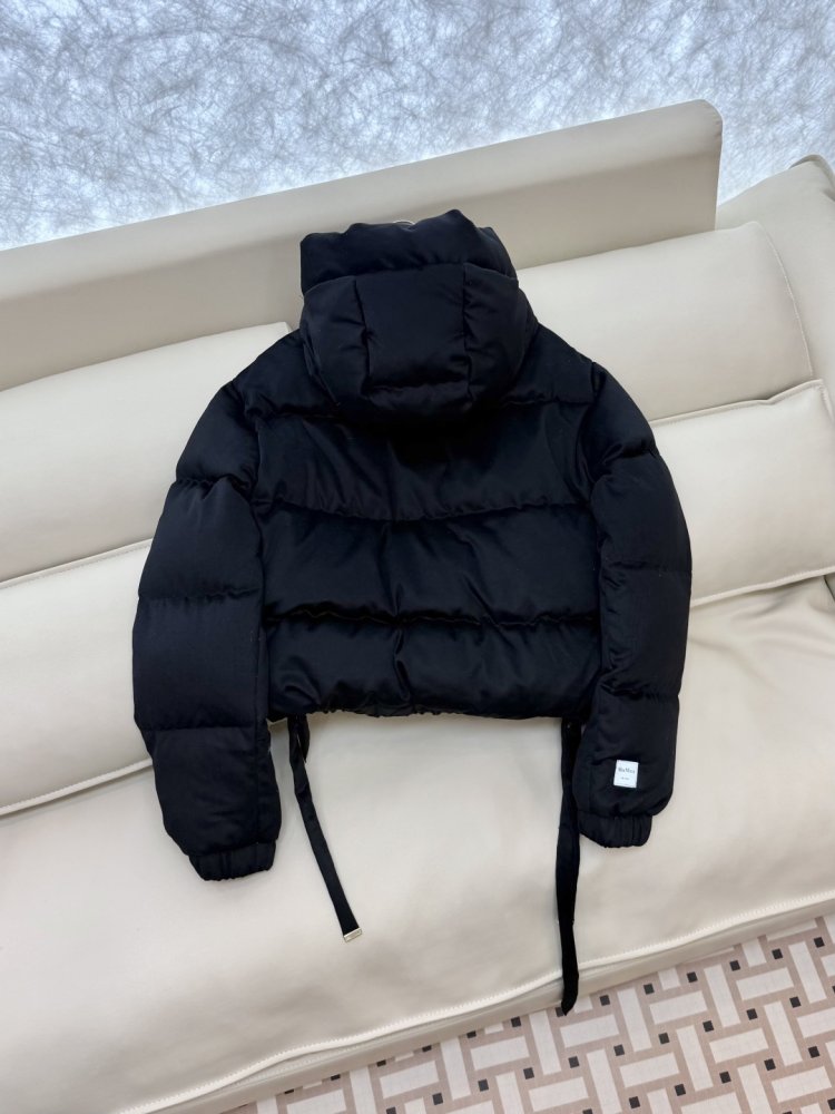 Короткая куртка пуховик с капюшоном фото 5