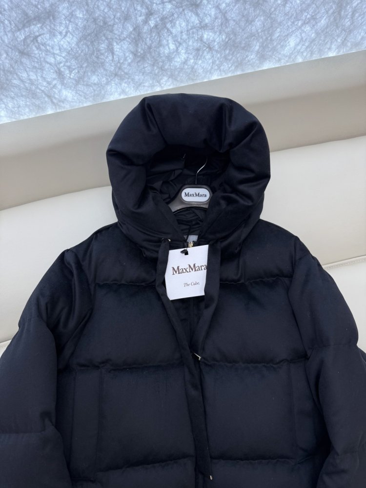 Короткая куртка пуховик с капюшоном фото 6