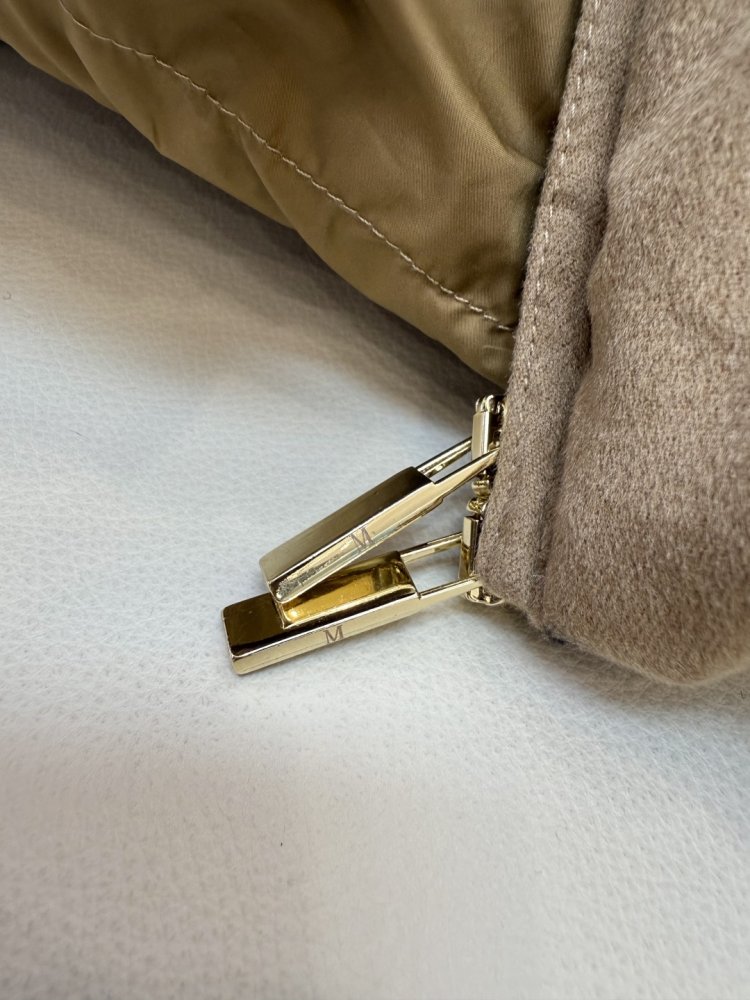 Короткая куртка пуховик с капюшоном фото 7