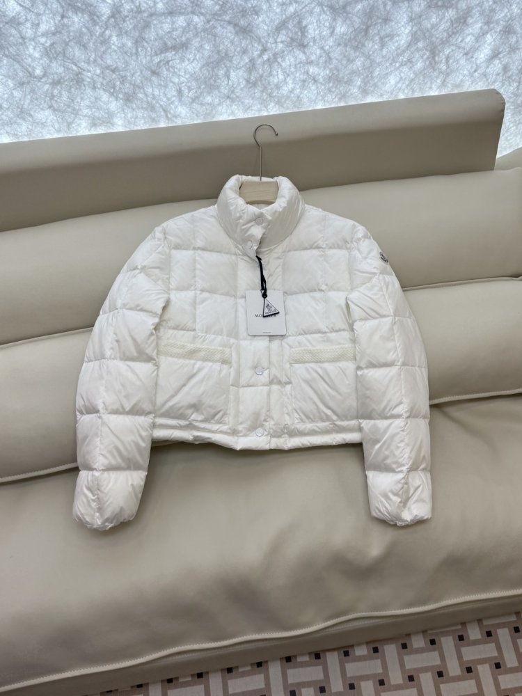 Короткая куртка пуховик с воротником стойкой фото 3