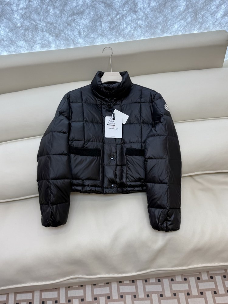 Короткая куртка пуховик с воротником стойкой фото 3