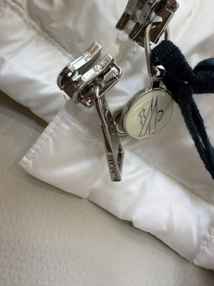 Короткая куртка пуховик с воротником стойкой фото 7