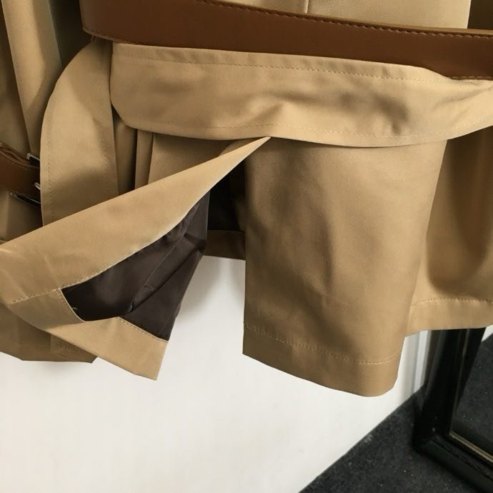 Короткая ветровка с длинным рукавом фото 2