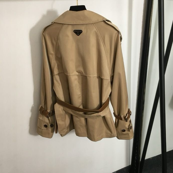 Короткая ветровка с длинным рукавом фото 6