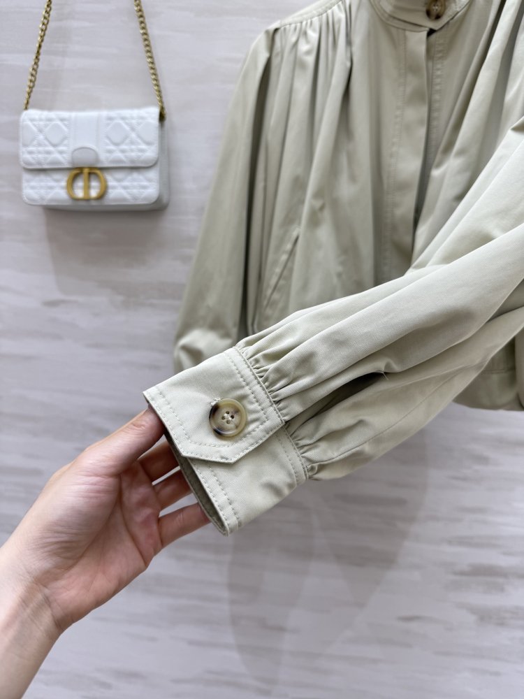 Short women's jacket from collar-reception фото 4