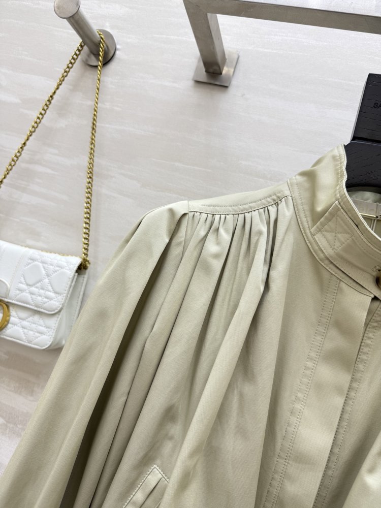 Short women's jacket from collar-reception фото 5