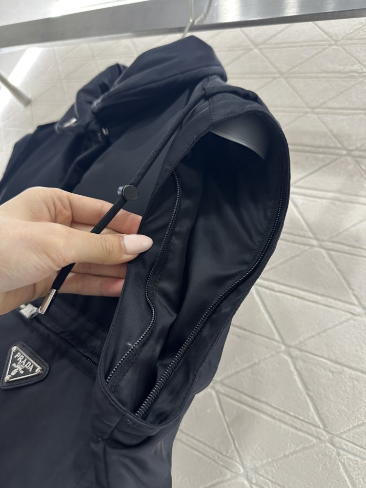 Short vest on feathers фото 3