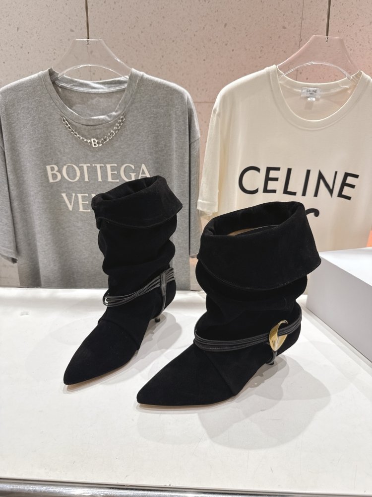 Короткі шкіряні чоботи на підборах фото 2