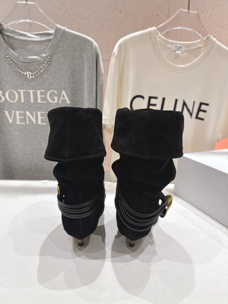 Короткі шкіряні чоботи на підборах фото 7