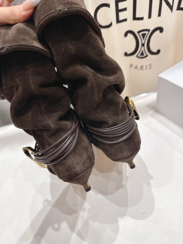 Короткі шкіряні чоботи на підборах фото 8