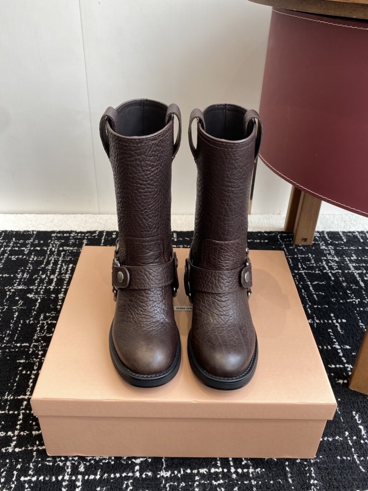 Короткие кожаные сапоги женские фото 2